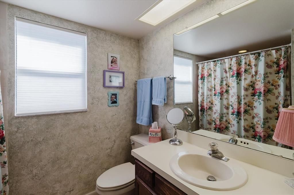 Activo con contrato: $210,000 (2 camas, 2 baños, 1100 Pies cuadrados)