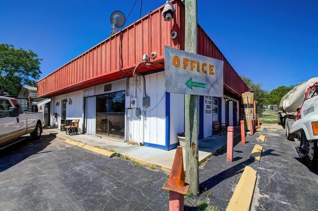 For Sale: $800,000 (0 beds, 0 baths, 662 Square Feet)