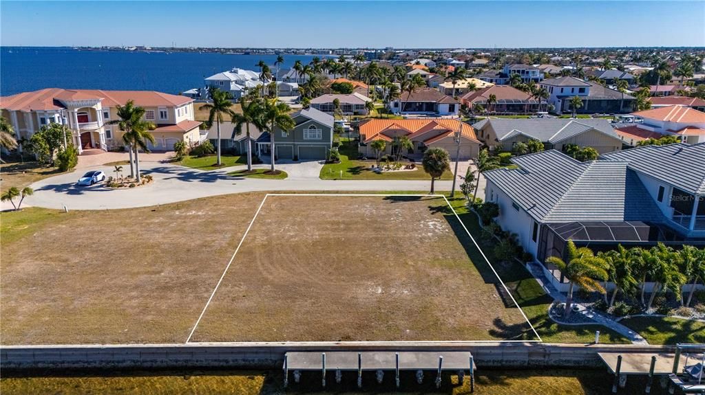 待售: $1,150,000 (0.23 acres)