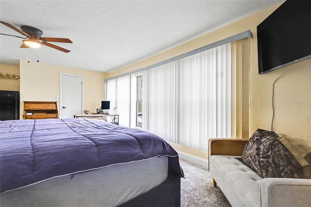 En Venta: $429,900 (4 camas, 4 baños, 2714 Pies cuadrados)