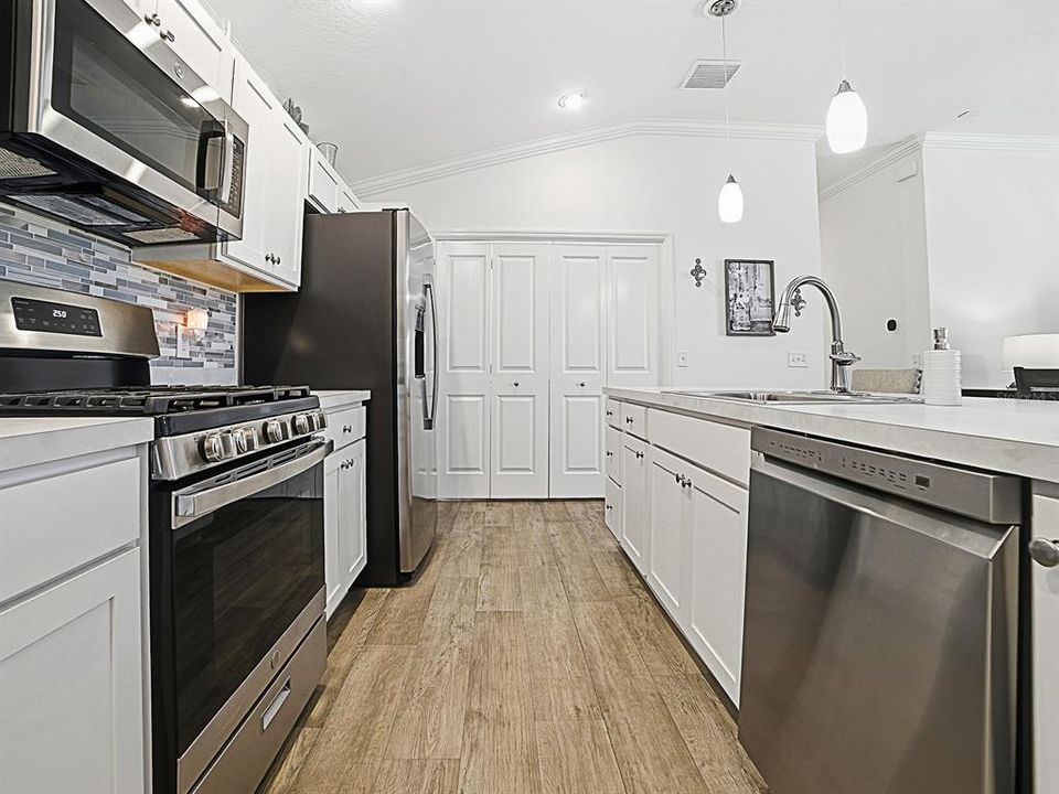 En Venta: $279,900 (2 camas, 2 baños, 1223 Pies cuadrados)