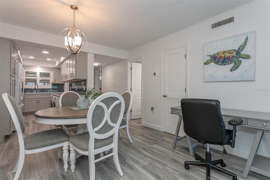 Activo con contrato: $599,000 (2 camas, 2 baños, 912 Pies cuadrados)