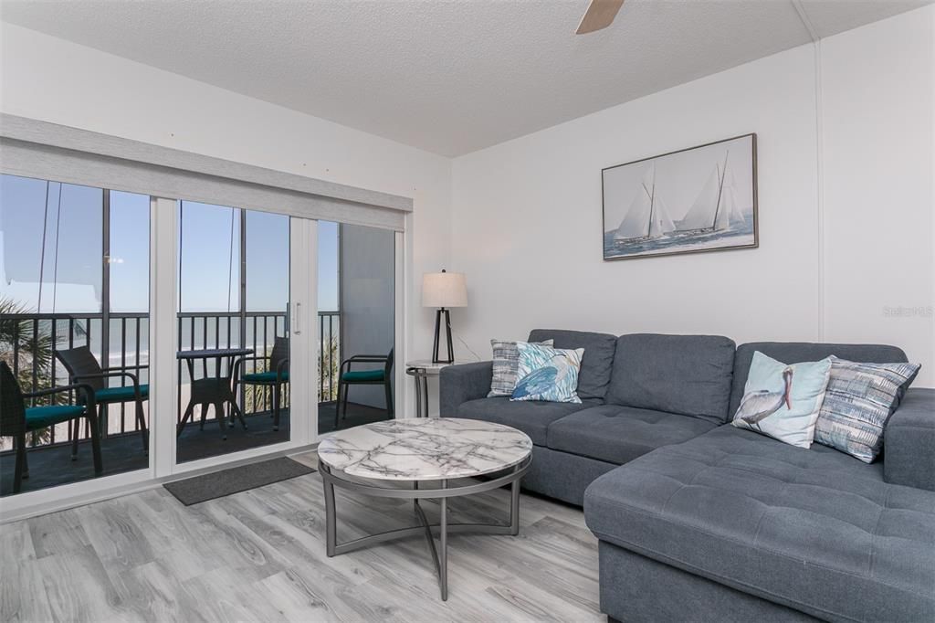 Activo con contrato: $599,000 (2 camas, 2 baños, 912 Pies cuadrados)