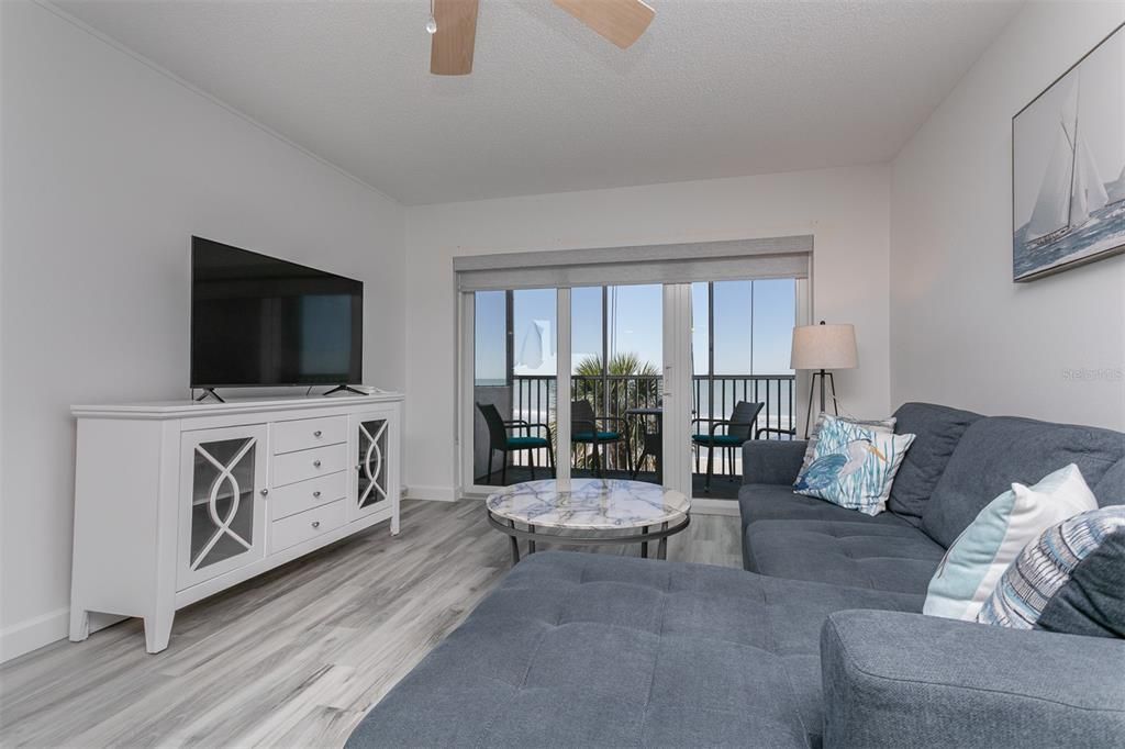 Activo con contrato: $599,000 (2 camas, 2 baños, 912 Pies cuadrados)