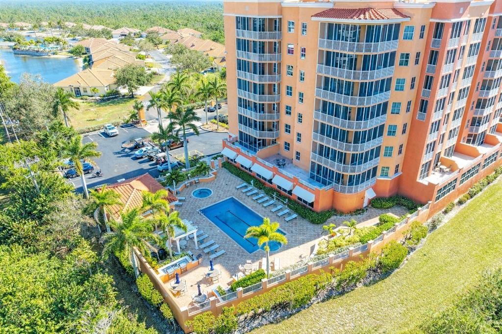 На продажу: $360,000 (2 спален, 2 ванн, 1215 Квадратных фут)