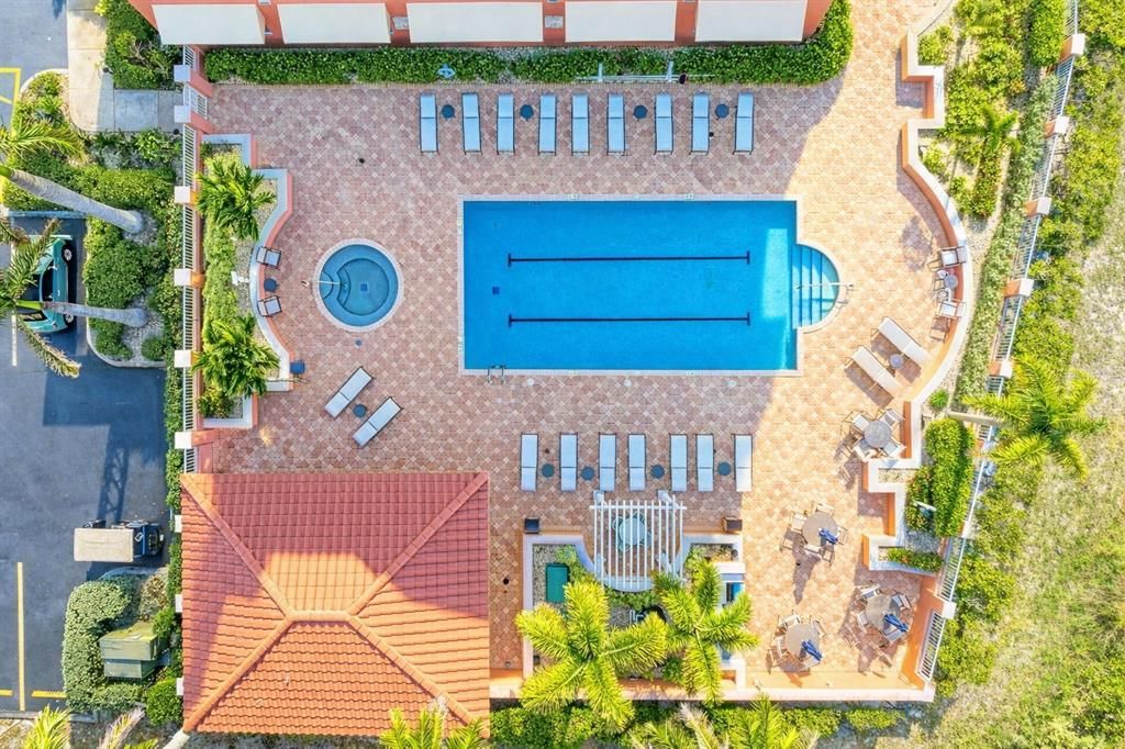 На продажу: $360,000 (2 спален, 2 ванн, 1215 Квадратных фут)
