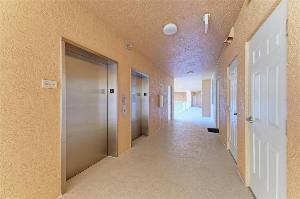 На продажу: $360,000 (2 спален, 2 ванн, 1215 Квадратных фут)