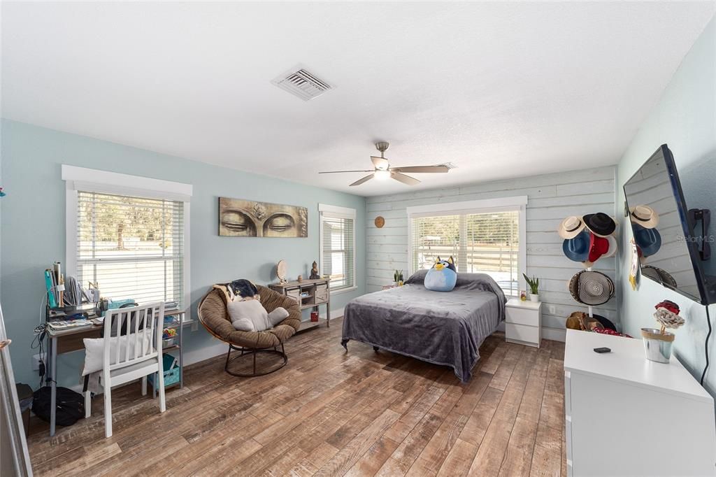 For Sale: $597,000 (2 beds, 2 baths, 1430 Square Feet)