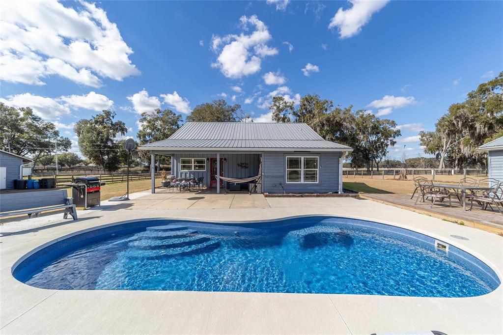 For Sale: $597,000 (2 beds, 2 baths, 1430 Square Feet)