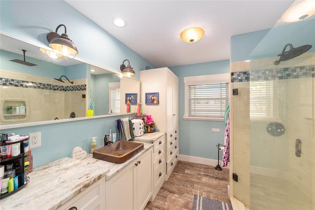 For Sale: $597,000 (2 beds, 2 baths, 1430 Square Feet)