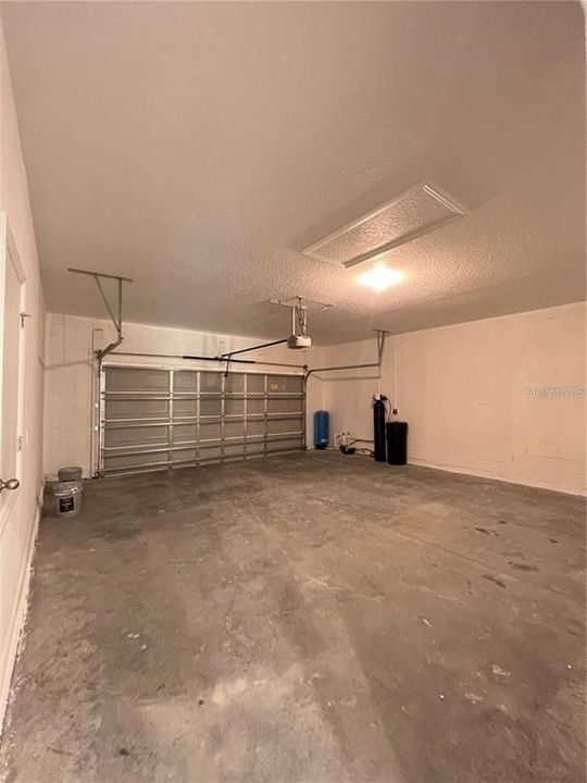 Active With Contract: $299,900 (4 beds, 2 baths, 1724 Square Feet)