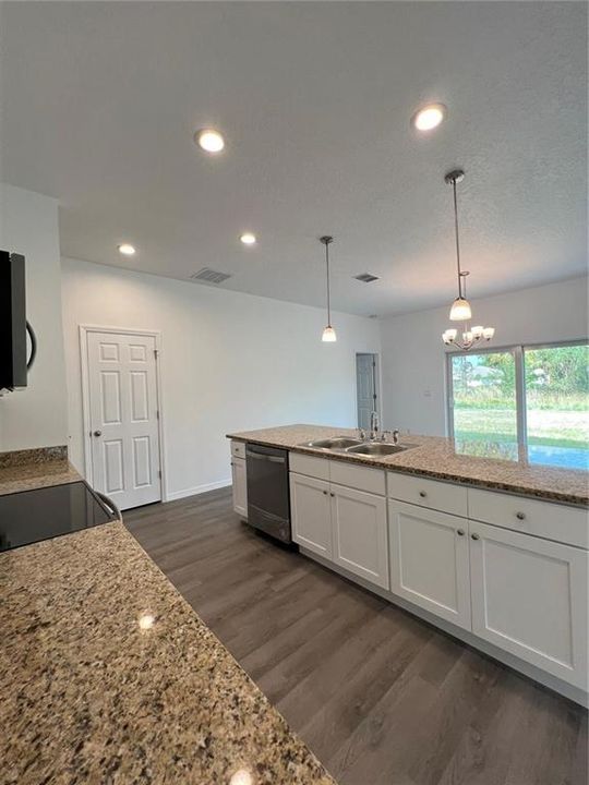 Active With Contract: $299,900 (4 beds, 2 baths, 1724 Square Feet)