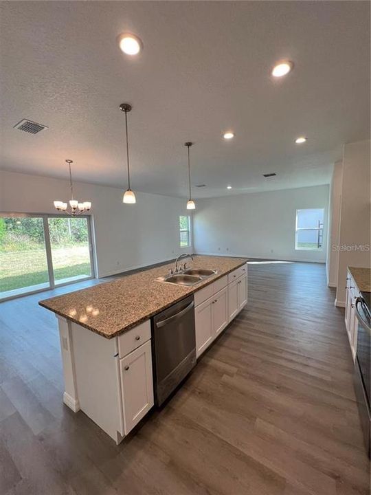 Active With Contract: $299,900 (4 beds, 2 baths, 1724 Square Feet)