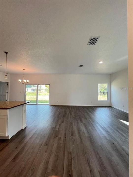 Active With Contract: $299,900 (4 beds, 2 baths, 1724 Square Feet)