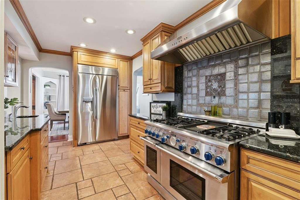 For Sale: $1,170,000 (4 beds, 2 baths, 3400 Square Feet)