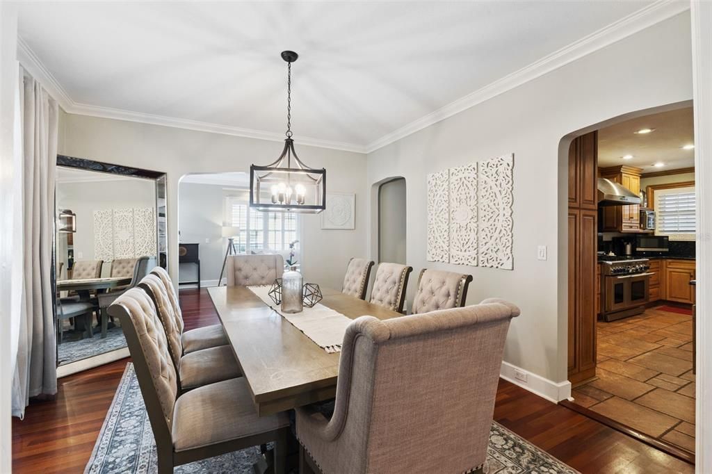 For Sale: $1,170,000 (4 beds, 2 baths, 3400 Square Feet)