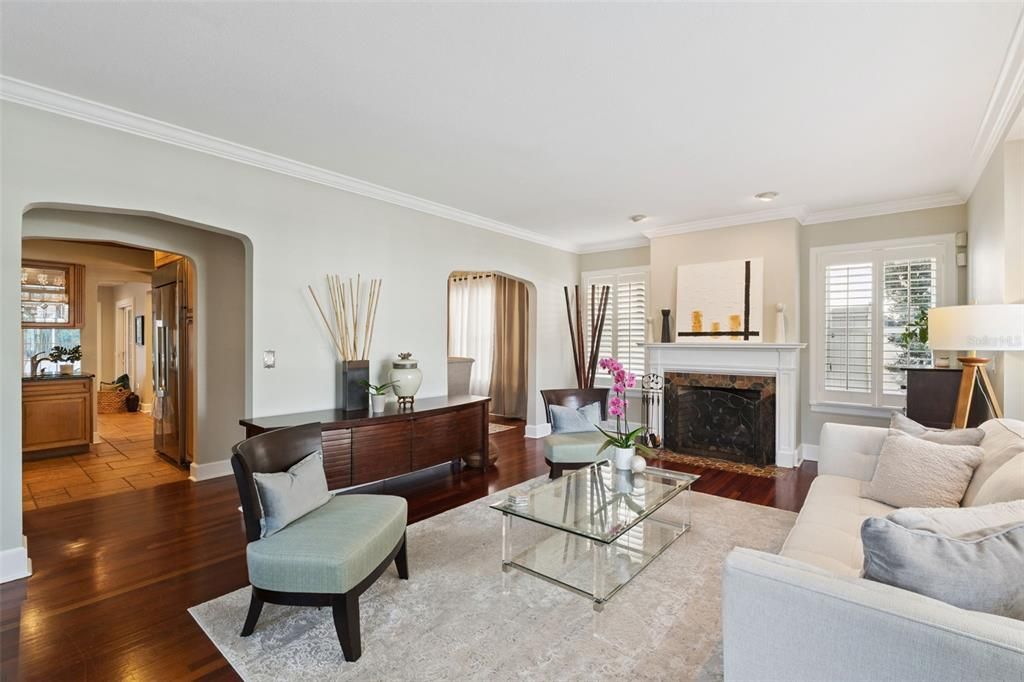 For Sale: $1,170,000 (4 beds, 2 baths, 3400 Square Feet)