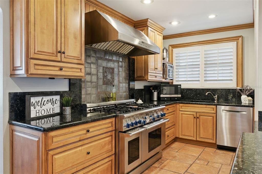 For Sale: $1,170,000 (4 beds, 2 baths, 3400 Square Feet)