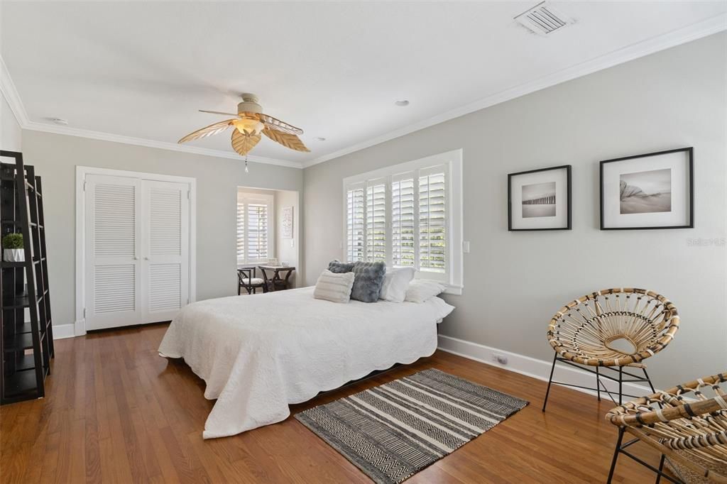For Sale: $1,170,000 (4 beds, 2 baths, 3400 Square Feet)