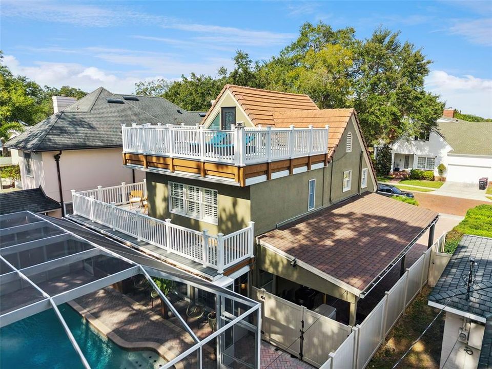For Sale: $1,170,000 (4 beds, 2 baths, 3400 Square Feet)
