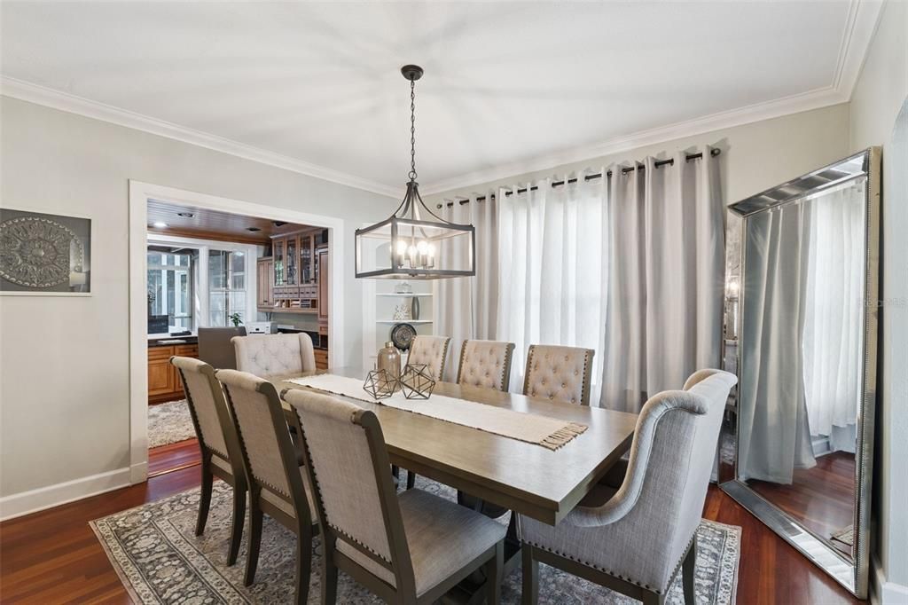 For Sale: $1,170,000 (4 beds, 2 baths, 3400 Square Feet)