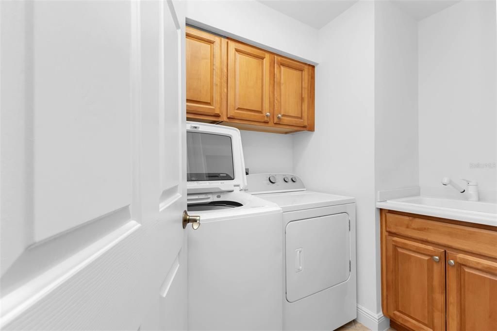 Activo con contrato: $360,000 (3 camas, 2 baños, 1825 Pies cuadrados)