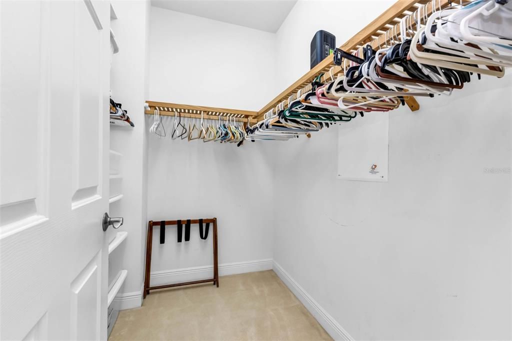 Activo con contrato: $360,000 (3 camas, 2 baños, 1825 Pies cuadrados)
