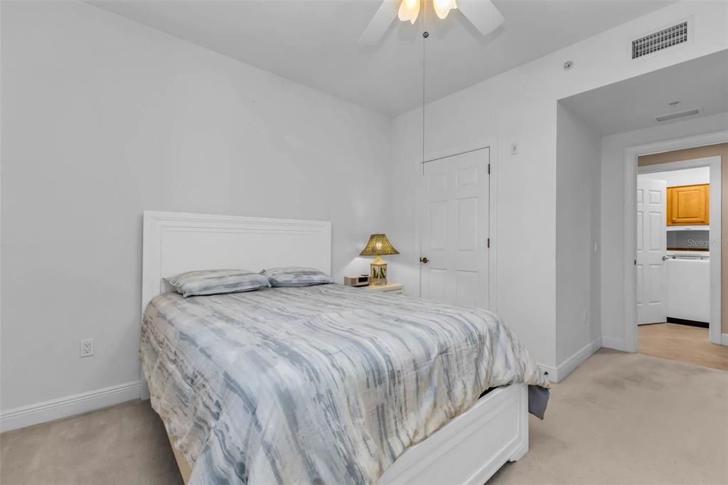 Activo con contrato: $360,000 (3 camas, 2 baños, 1825 Pies cuadrados)