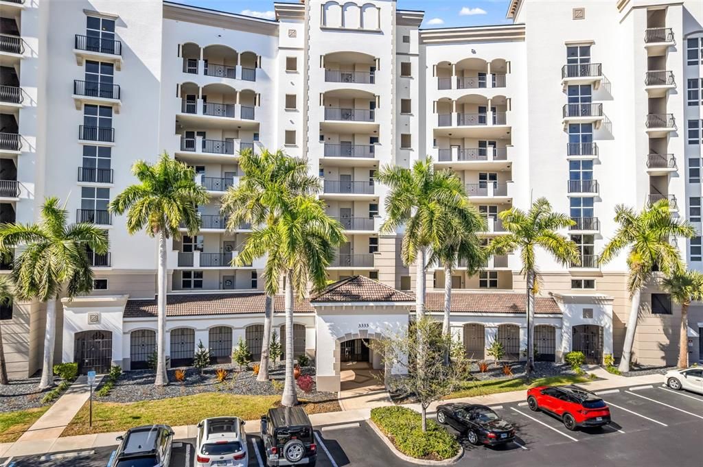 Activo con contrato: $360,000 (3 camas, 2 baños, 1825 Pies cuadrados)