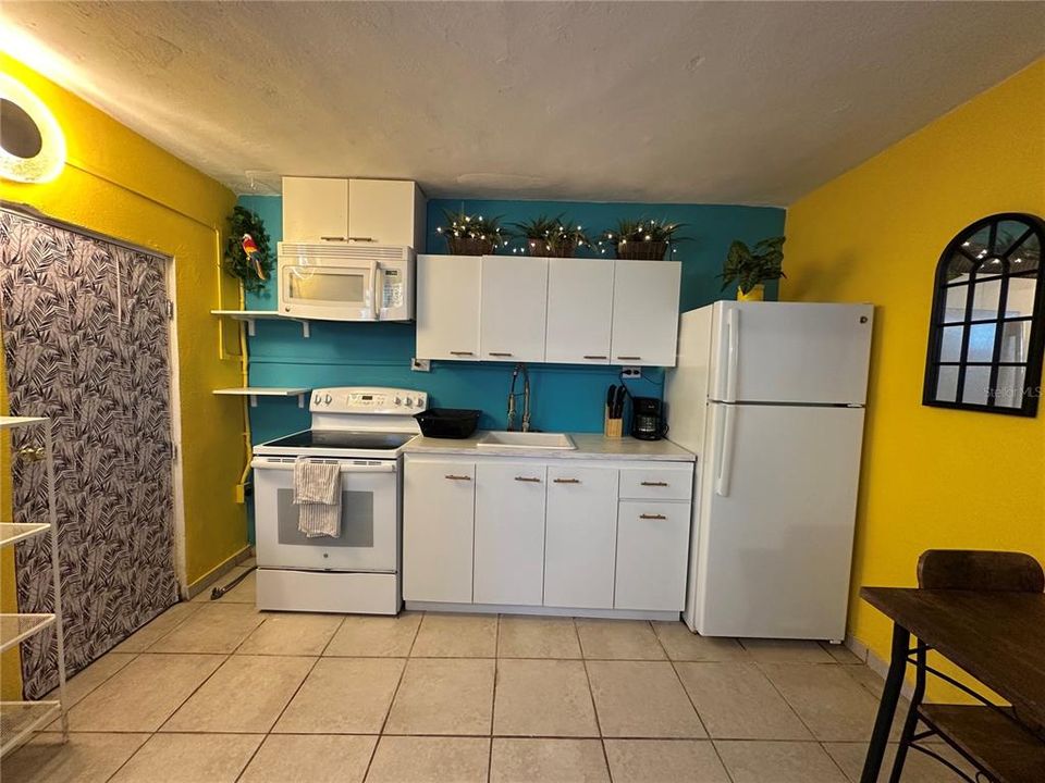 En Venta: $249,000 (5 camas, 3 baños, 1800 Pies cuadrados)