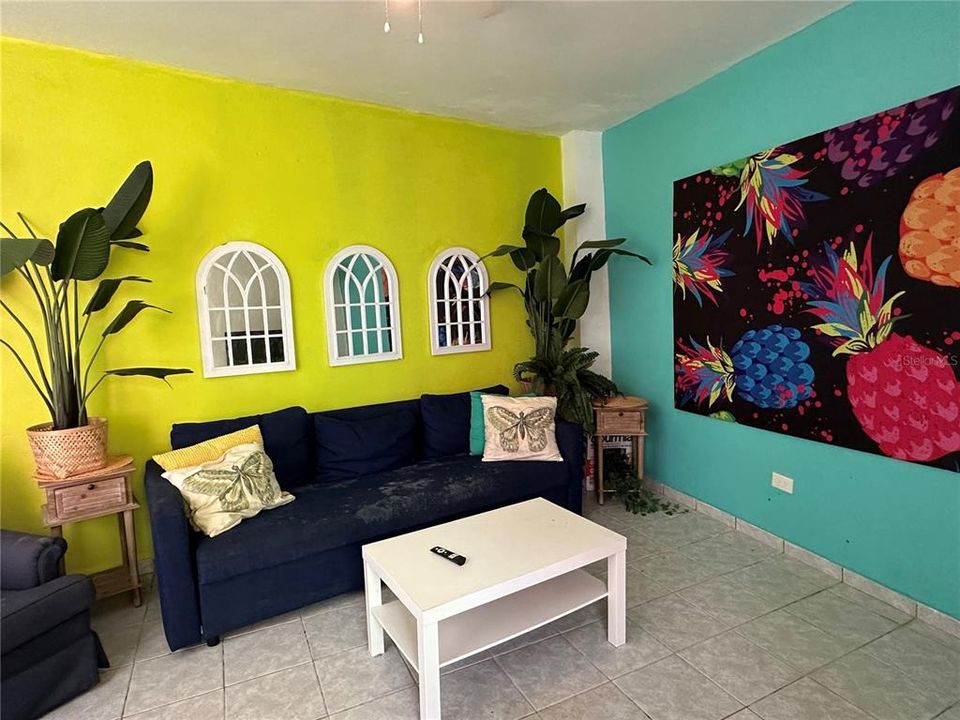 En Venta: $249,000 (5 camas, 3 baños, 1800 Pies cuadrados)