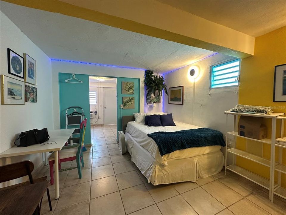 En Venta: $249,000 (5 camas, 3 baños, 1800 Pies cuadrados)