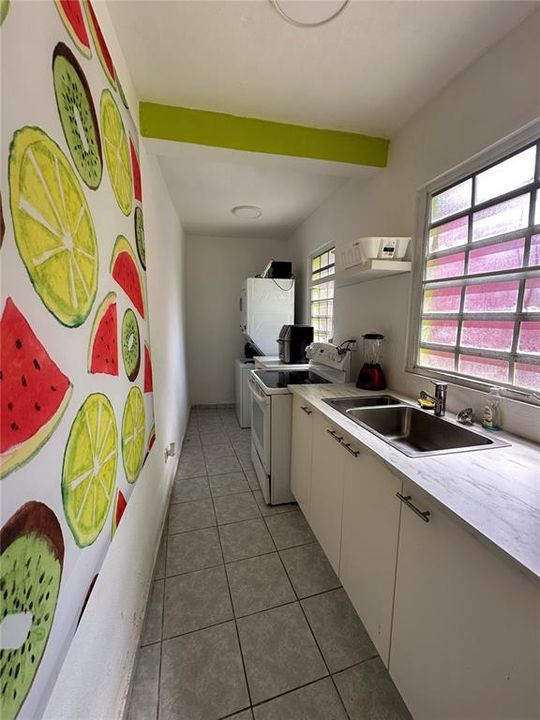 En Venta: $249,000 (5 camas, 3 baños, 1800 Pies cuadrados)