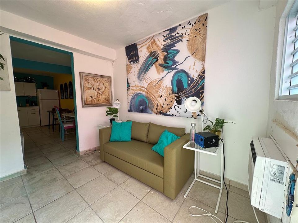 En Venta: $249,000 (5 camas, 3 baños, 1800 Pies cuadrados)