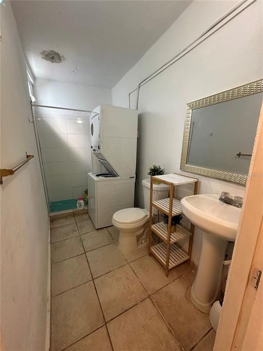 En Venta: $249,000 (5 camas, 3 baños, 1800 Pies cuadrados)