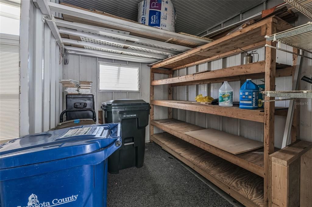 На продажу: $84,900 (2 спален, 1 ванн, 983 Квадратных фут)
