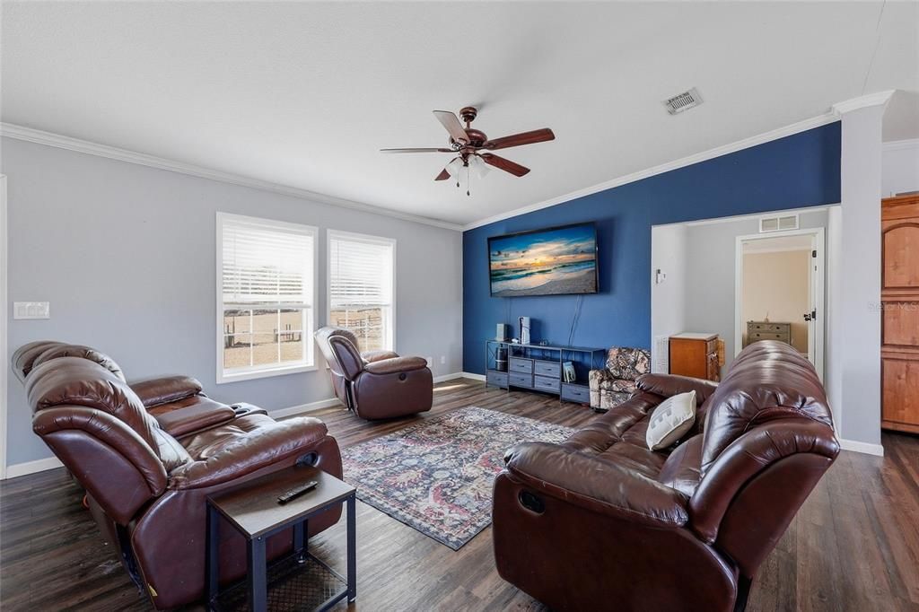 For Sale: $339,000 (3 beds, 2 baths, 1980 Square Feet)