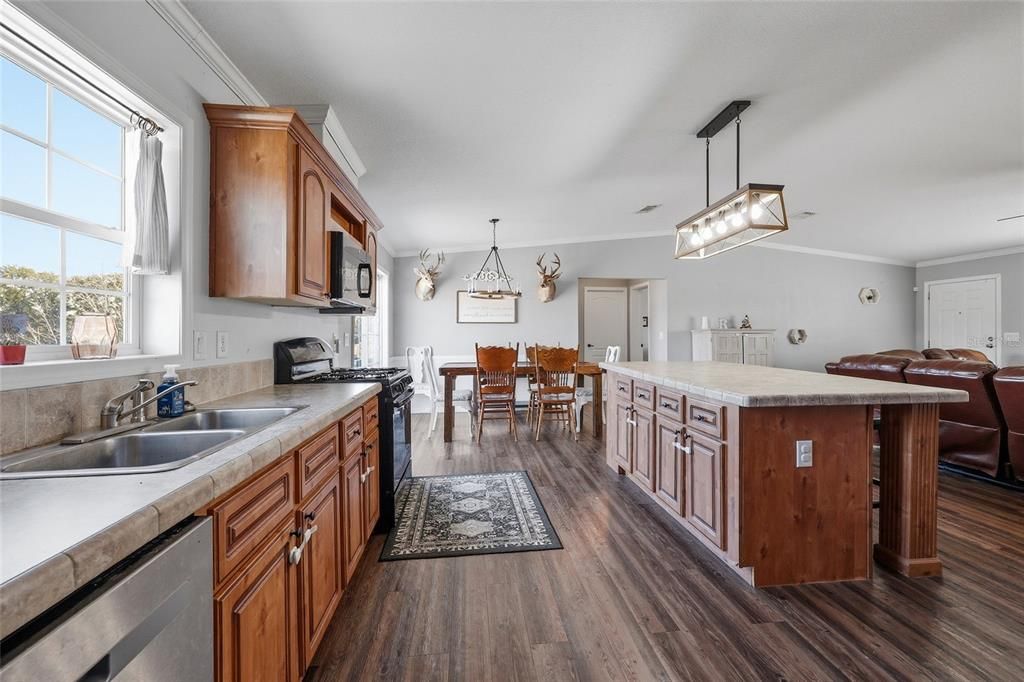 For Sale: $339,000 (3 beds, 2 baths, 1980 Square Feet)