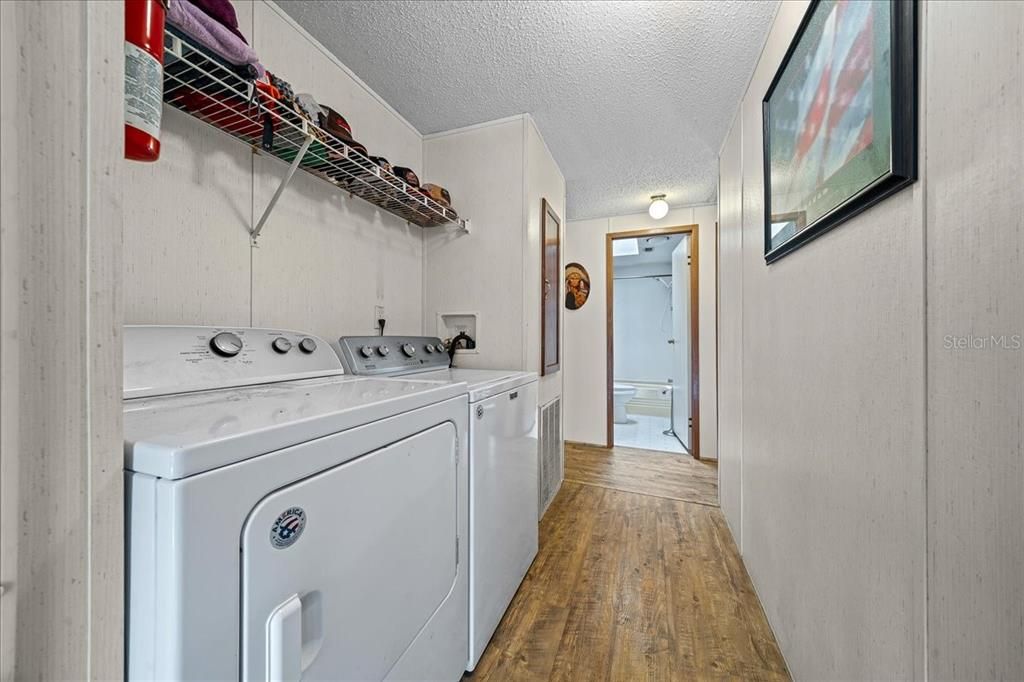 En Venta: $243,000 (3 camas, 2 baños, 1708 Pies cuadrados)