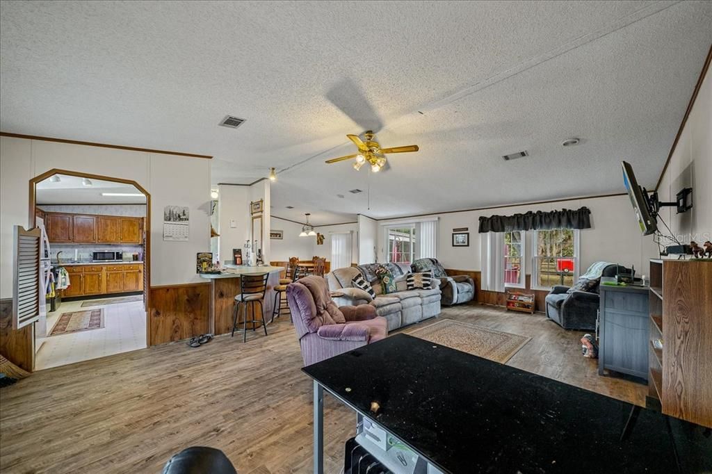 En Venta: $243,000 (3 camas, 2 baños, 1708 Pies cuadrados)