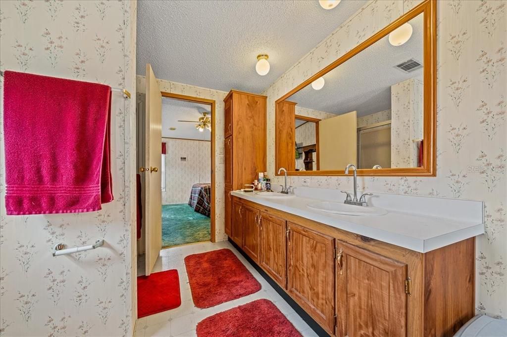 En Venta: $243,000 (3 camas, 2 baños, 1708 Pies cuadrados)