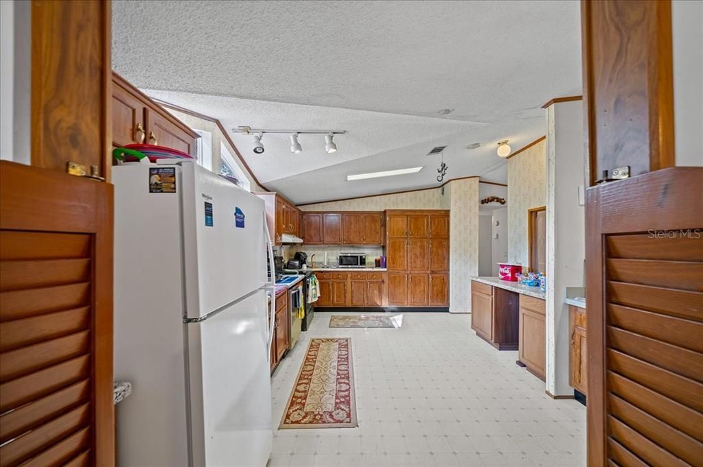 En Venta: $243,000 (3 camas, 2 baños, 1708 Pies cuadrados)