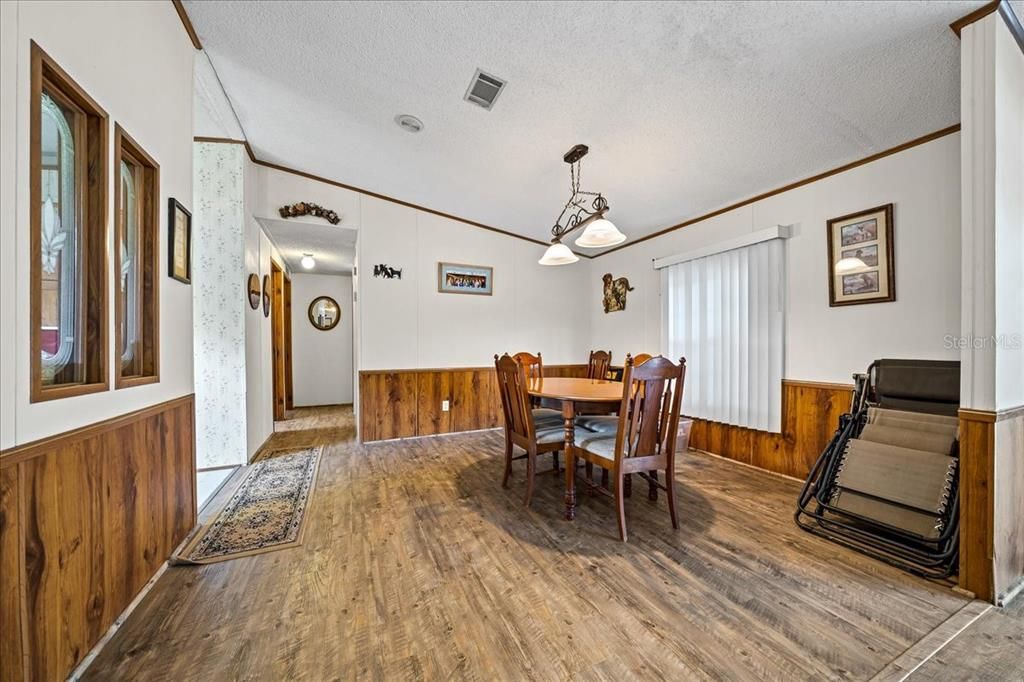 En Venta: $243,000 (3 camas, 2 baños, 1708 Pies cuadrados)