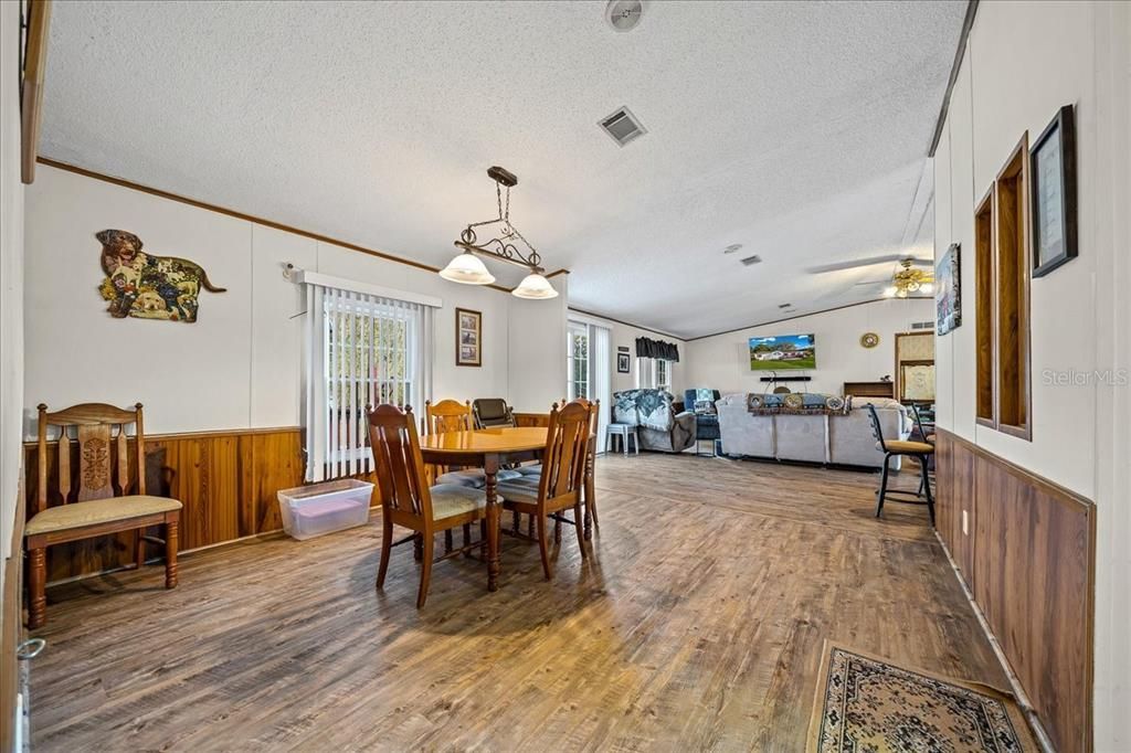 En Venta: $243,000 (3 camas, 2 baños, 1708 Pies cuadrados)