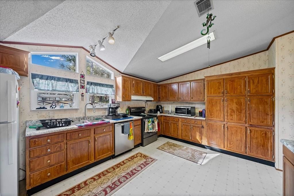 En Venta: $243,000 (3 camas, 2 baños, 1708 Pies cuadrados)