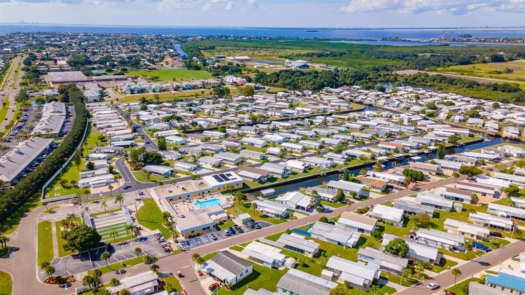 На продажу: $199,000 (2 спален, 2 ванн, 1102 Квадратных фут)