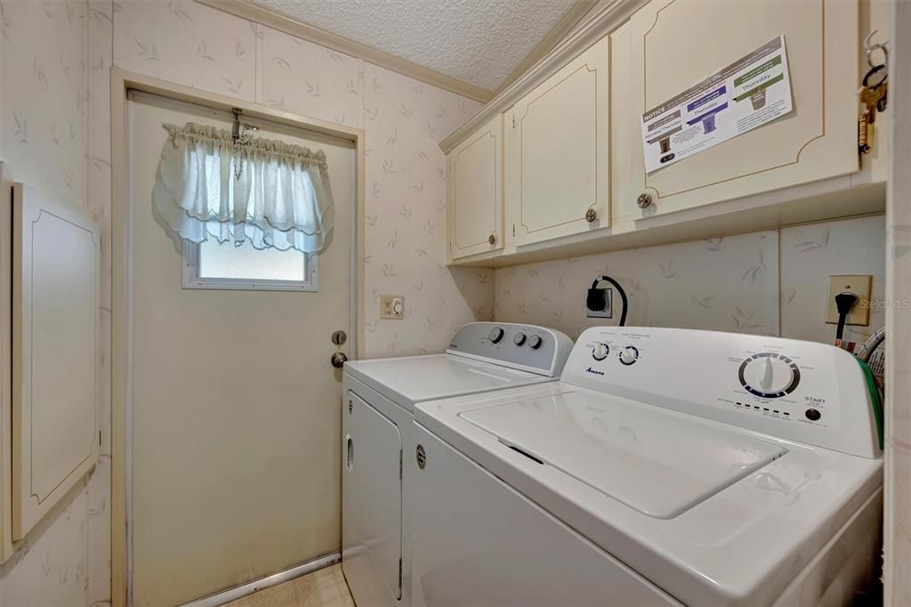 На продажу: $199,000 (2 спален, 2 ванн, 1102 Квадратных фут)