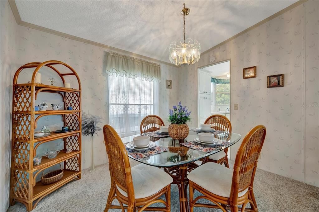 На продажу: $199,000 (2 спален, 2 ванн, 1102 Квадратных фут)
