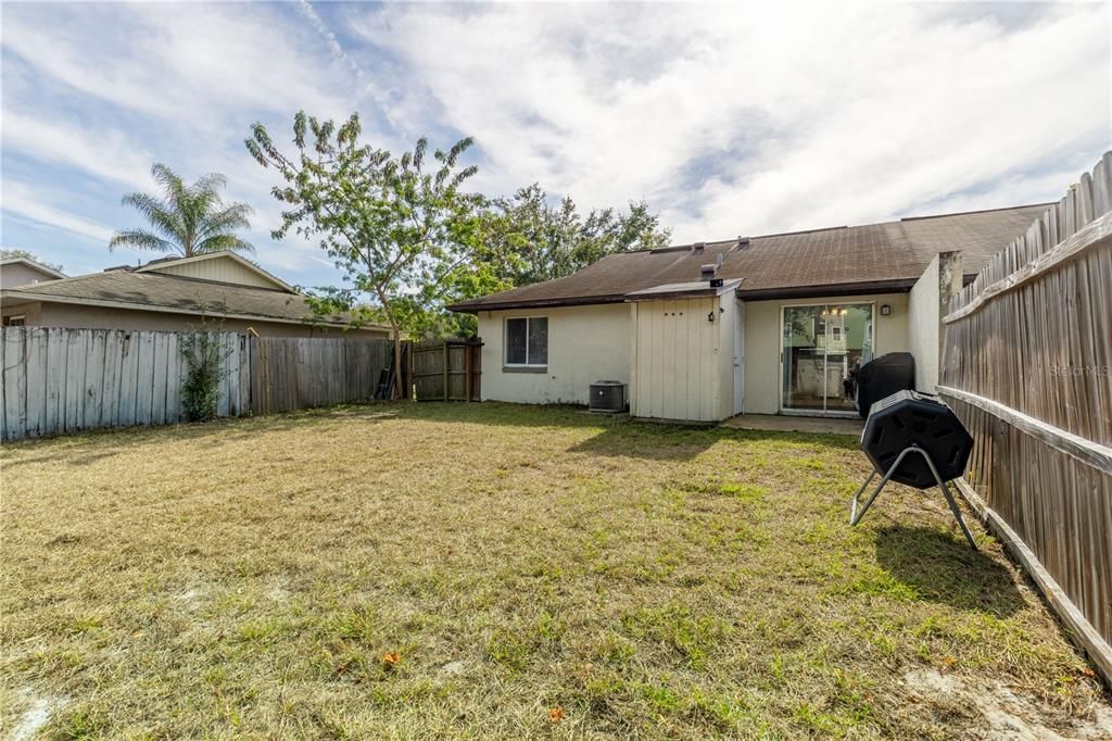 Active With Contract: $245,000 (2 beds, 2 baths, 899 Square Feet)