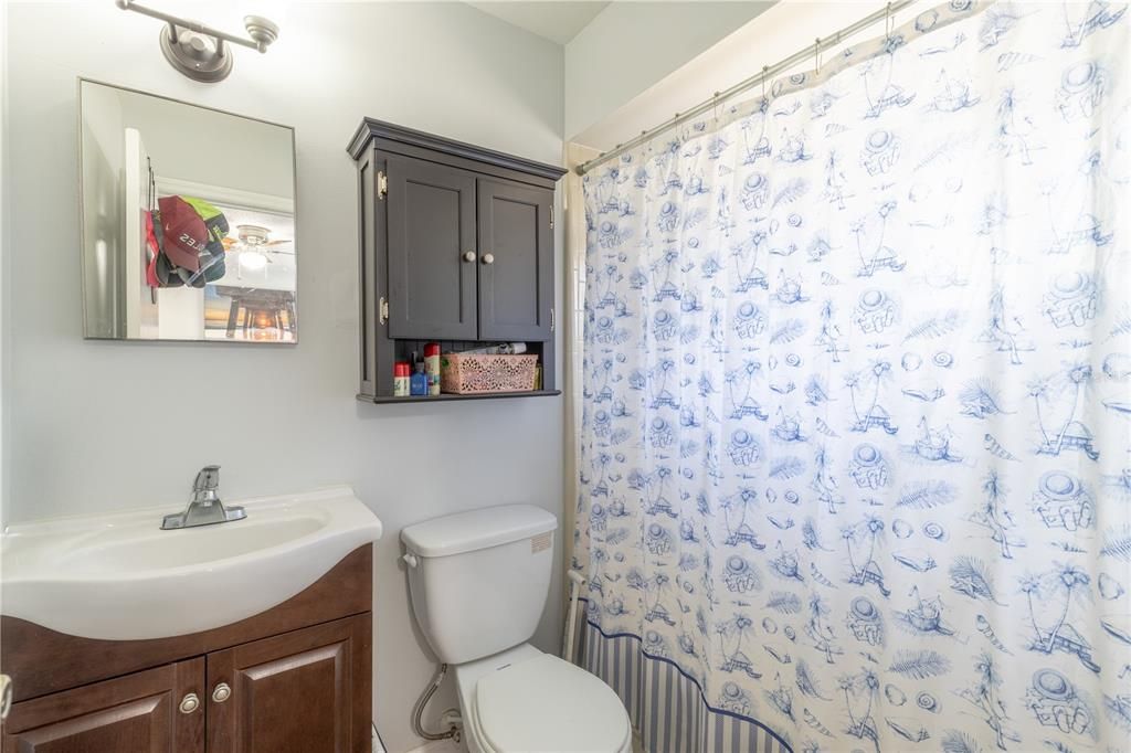 Active With Contract: $245,000 (2 beds, 2 baths, 899 Square Feet)